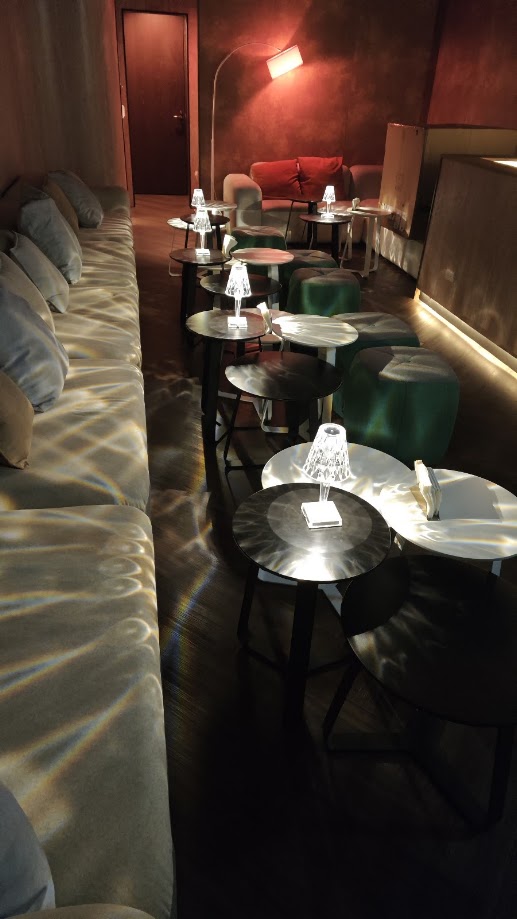 信義安和餐酒館2樓環境